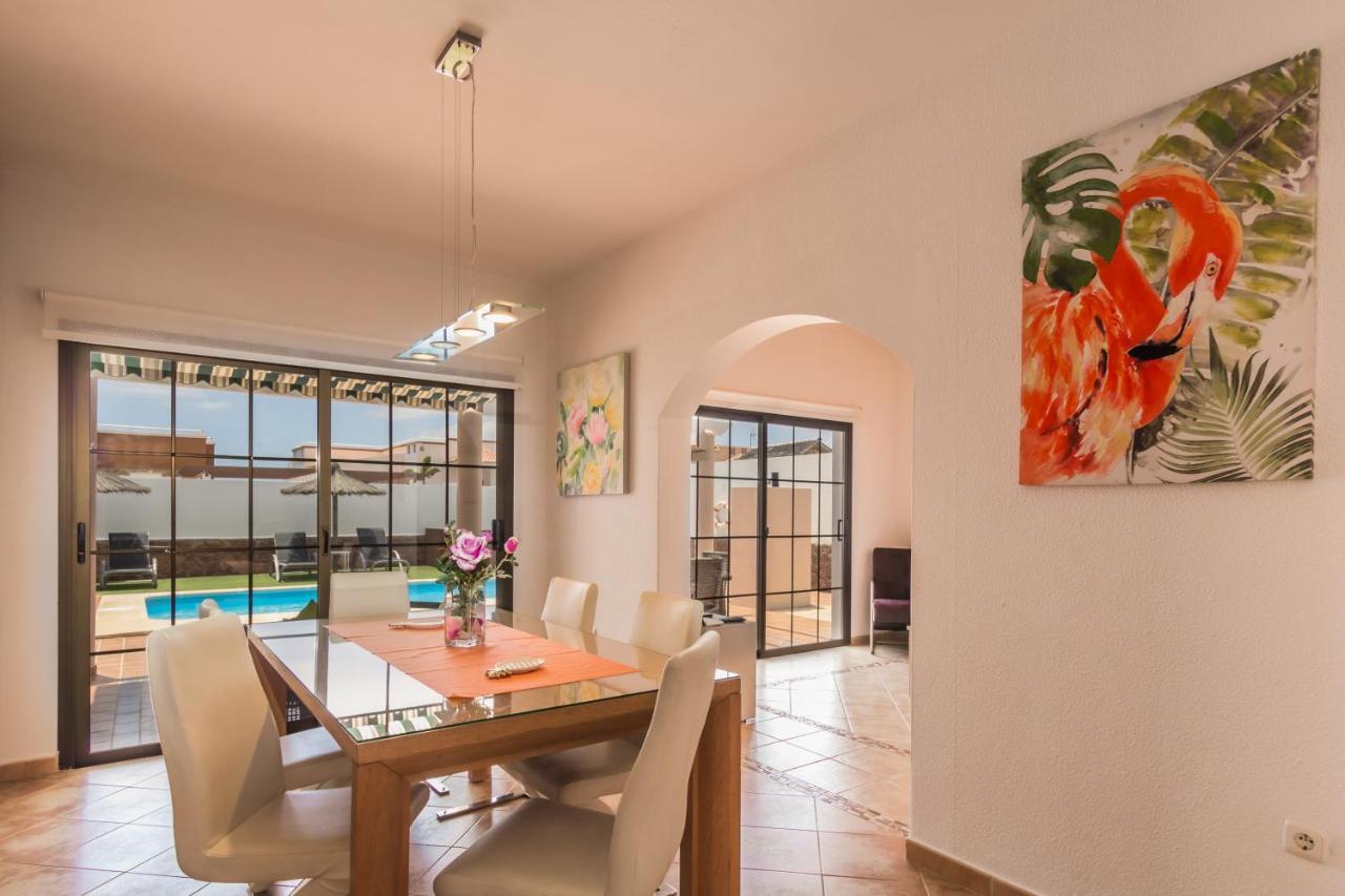 Villa With Private Pool, Near Beach And Golf Caleta De Fuste- Villa Charlotte Коста-де-Антигуа Экстерьер фото